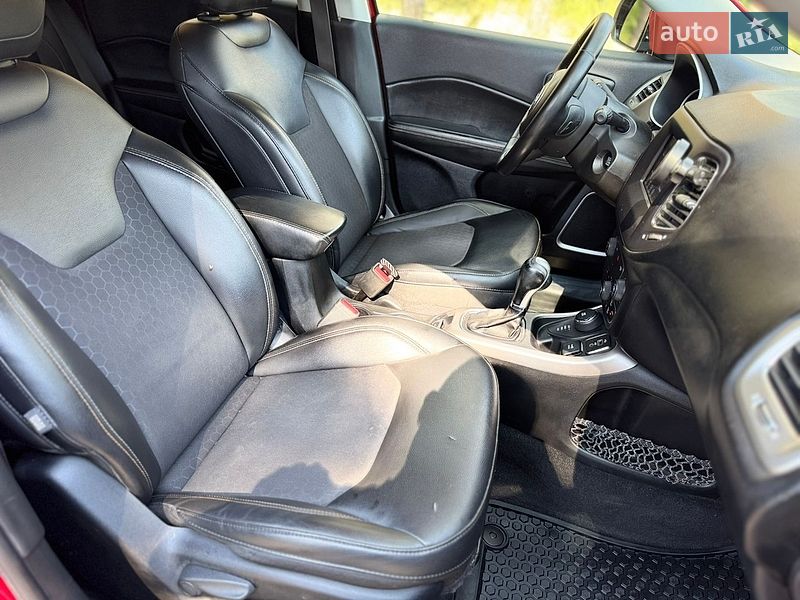 Внедорожник / Кроссовер Jeep Compass 2017 в Нежине