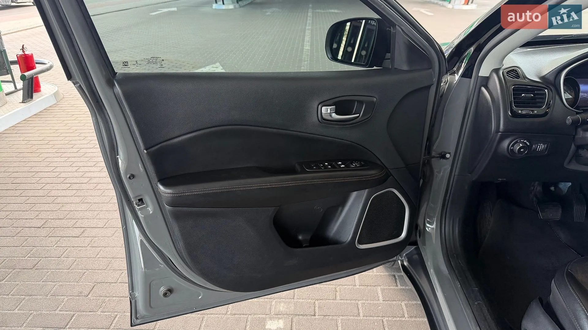 2020 Jeep Compass - мініатюра 17