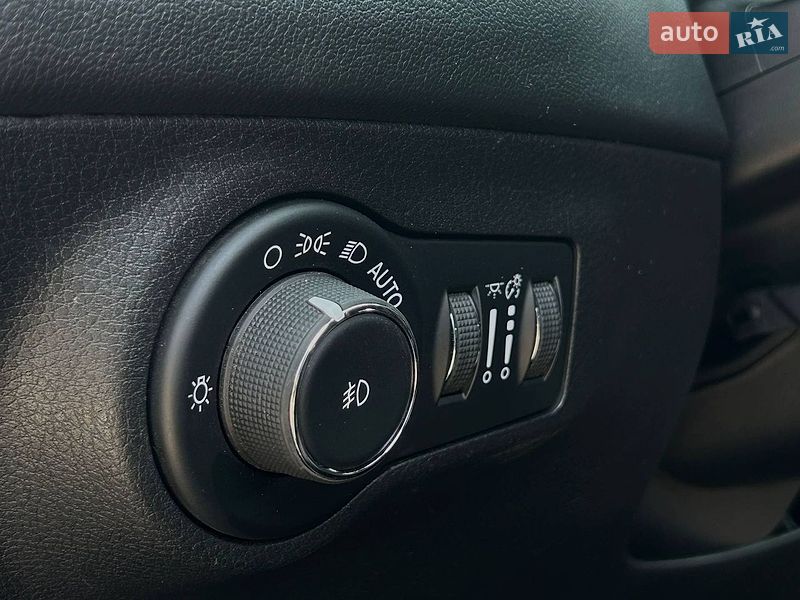 Внедорожник / Кроссовер Jeep Compass 2017 в Умани