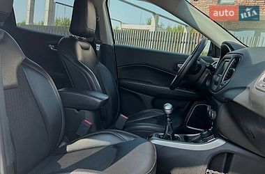 Внедорожник / Кроссовер Jeep Compass 2017 в Умани