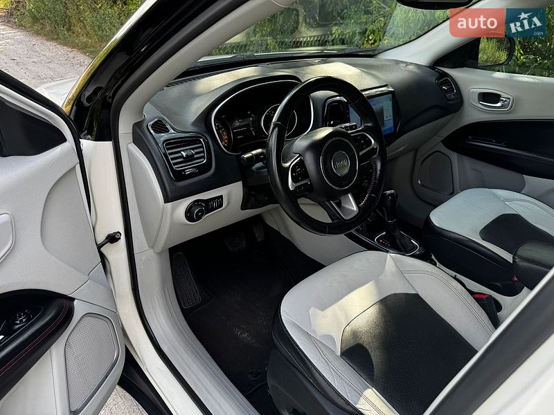 Позашляховик / Кросовер Jeep Compass 2017 в Києві