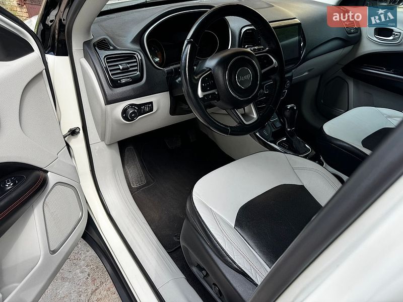 Позашляховик / Кросовер Jeep Compass 2017 в Києві