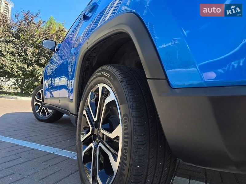 Внедорожник / Кроссовер Jeep Compass 2022 в Киеве