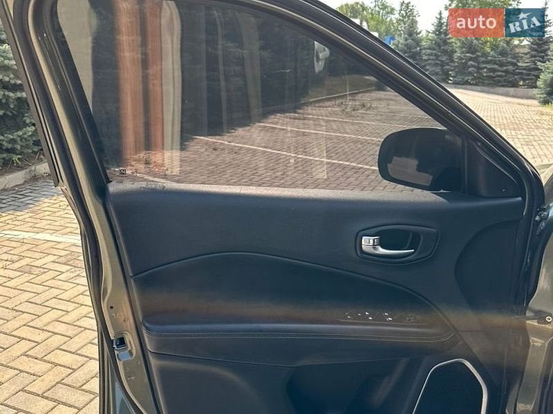 Внедорожник / Кроссовер Jeep Compass 2018 в Харькове