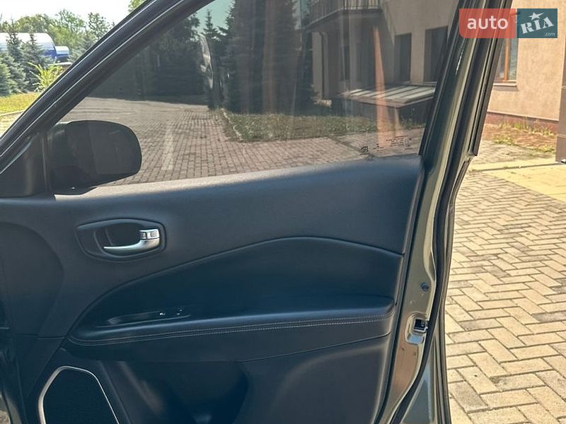 Внедорожник / Кроссовер Jeep Compass 2018 в Харькове