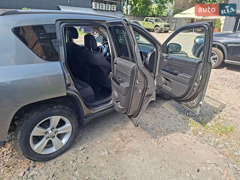 Позашляховик / Кросовер Jeep Compass 2011 в Києві
