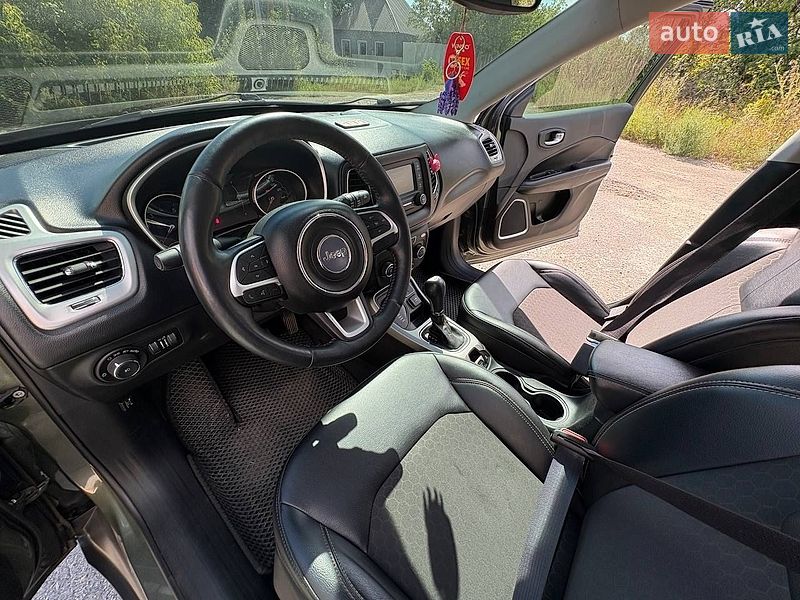 Позашляховик / Кросовер Jeep Compass 2017 в Краснограді