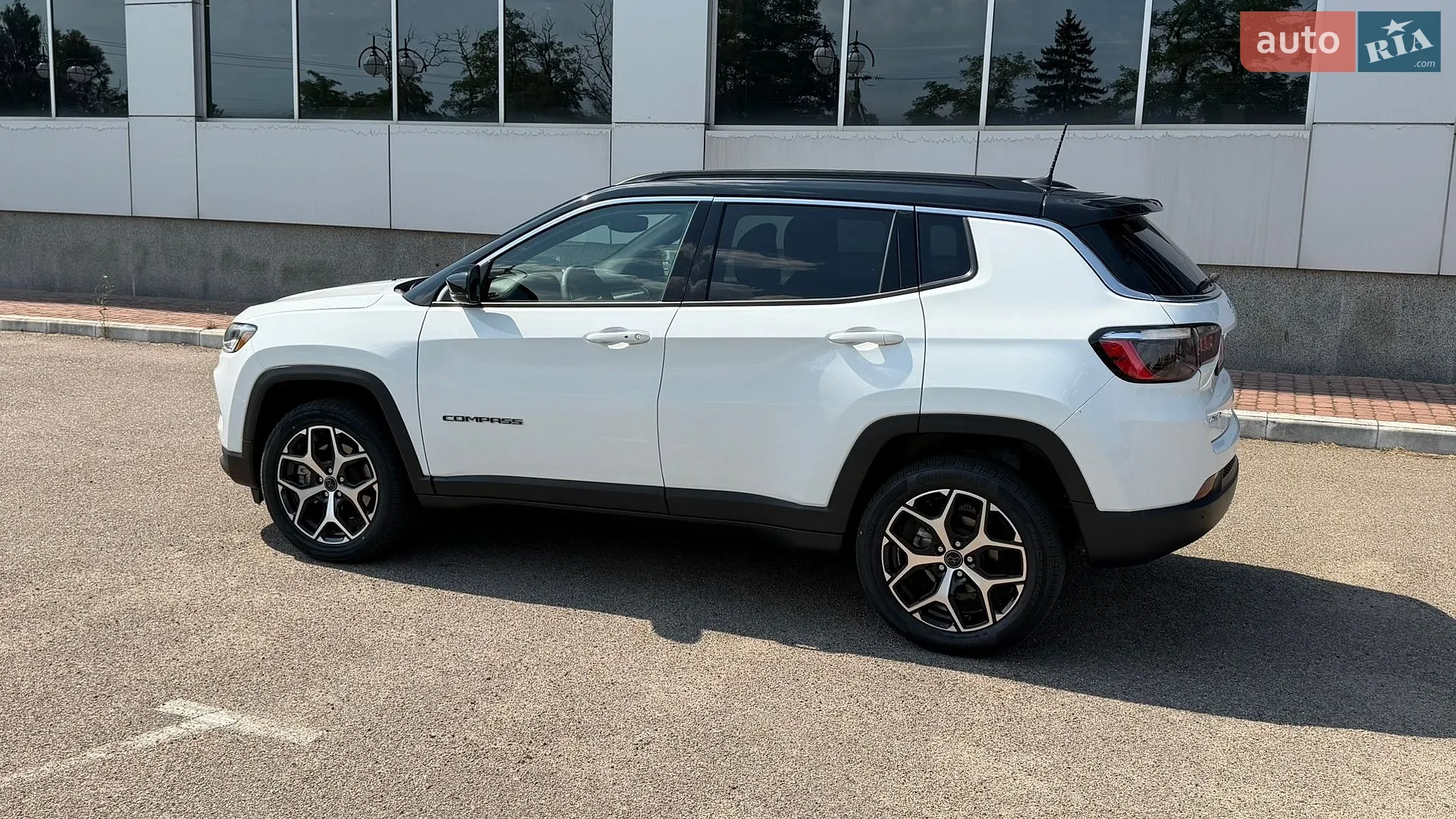 2025 Jeep Compass - мініатюра 12