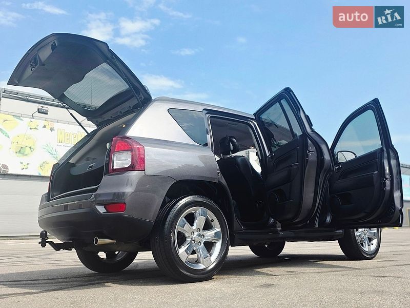 Позашляховик / Кросовер Jeep Compass 2015 в Києві