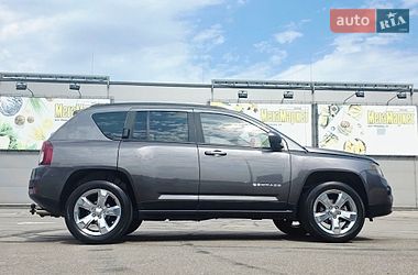 Позашляховик / Кросовер Jeep Compass 2015 в Києві