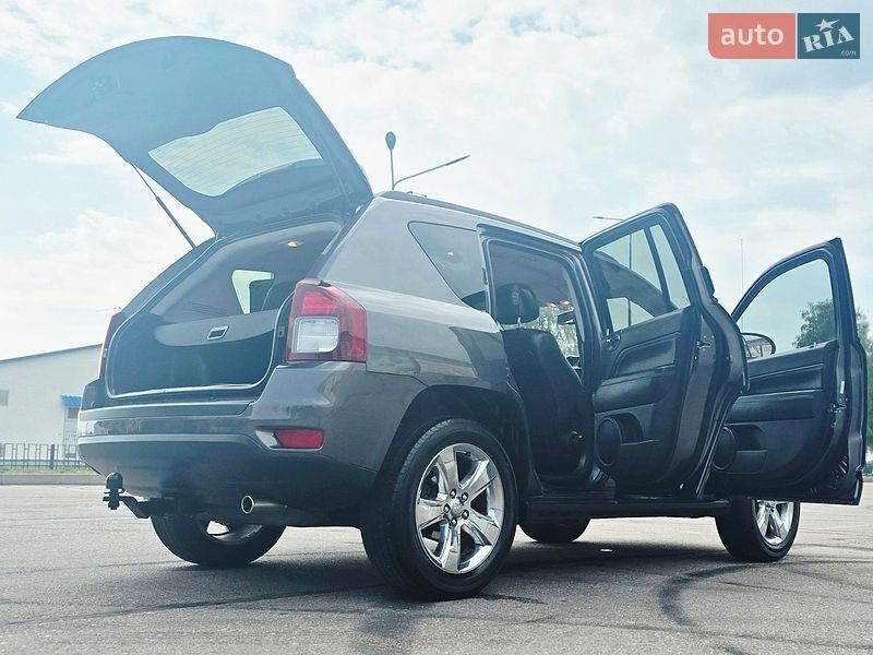 Позашляховик / Кросовер Jeep Compass 2015 в Києві