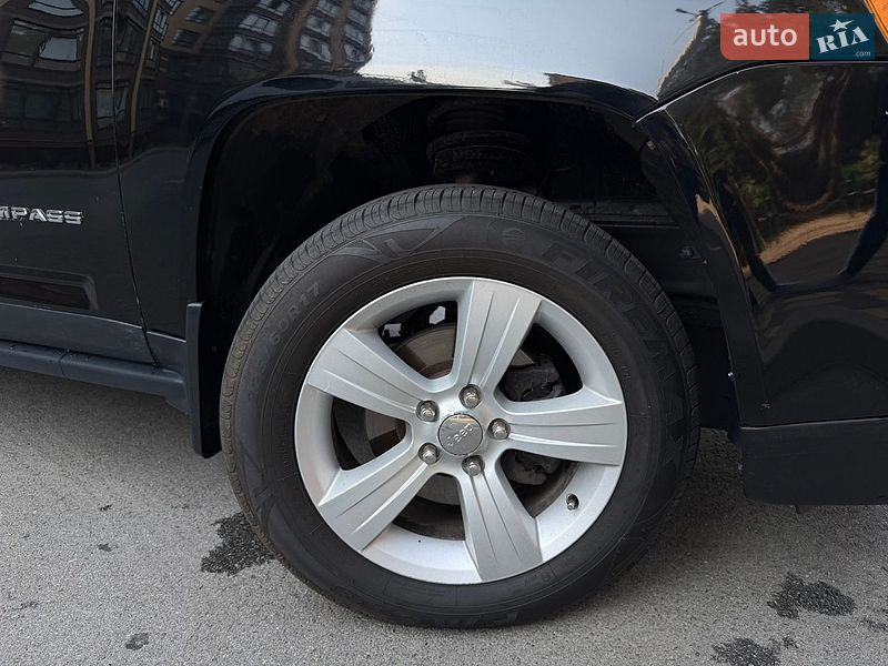 Внедорожник / Кроссовер Jeep Compass 2015 в Чернигове