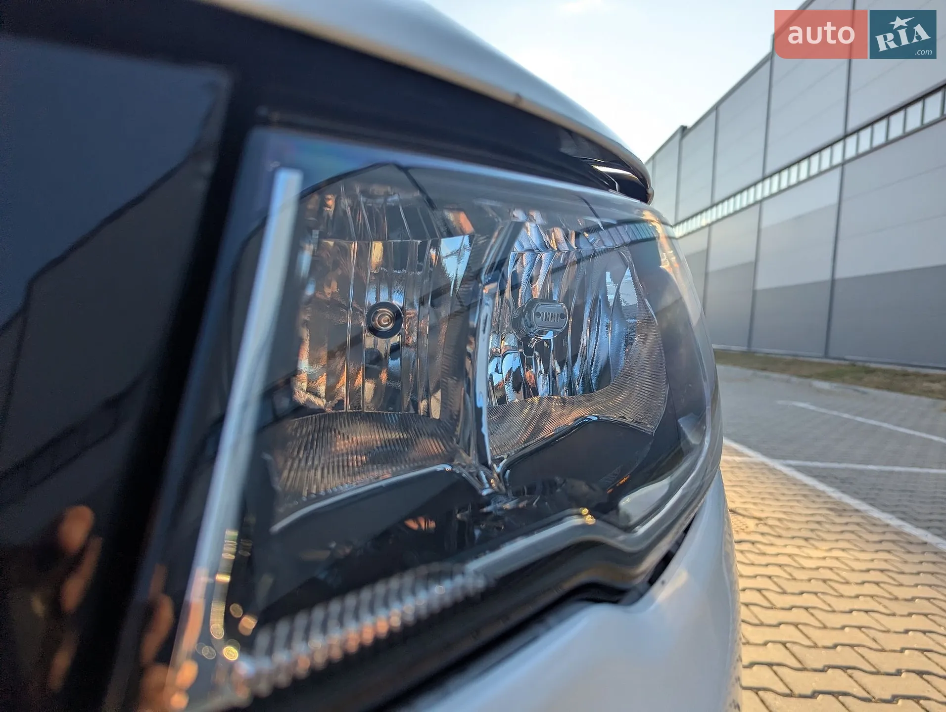 2018 Jeep Compass - мініатюра 16