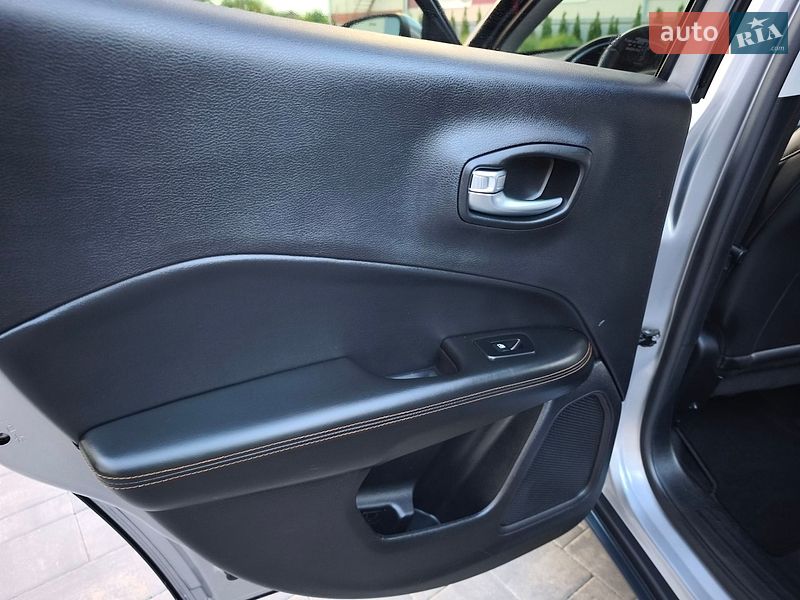 Позашляховик / Кросовер Jeep Compass 2018 в Луцьку фото 38 Позашляховик / Кросовер Jeep Compass 2018 в Луцьку