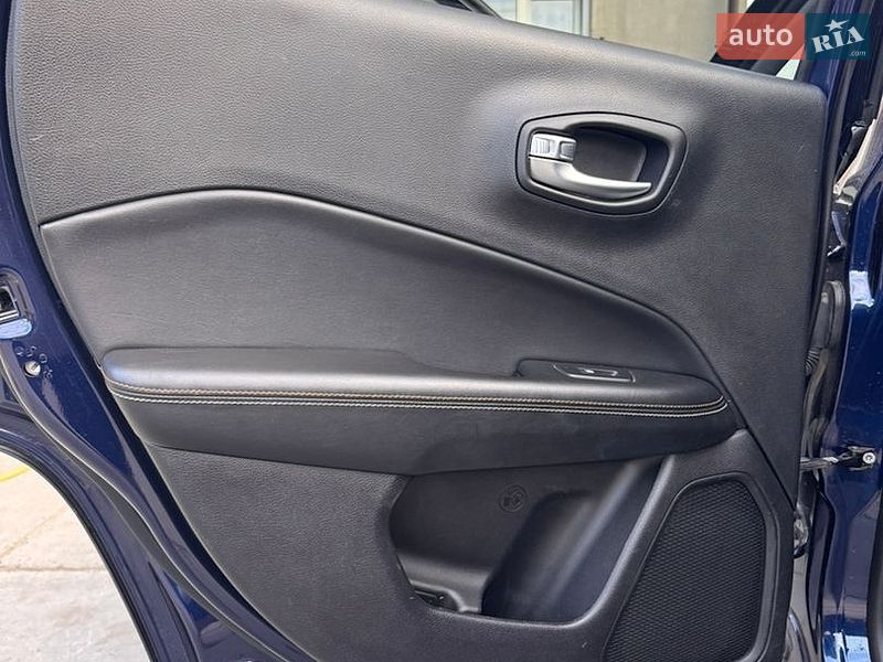 Позашляховик / Кросовер Jeep Compass 2017 в Броварах