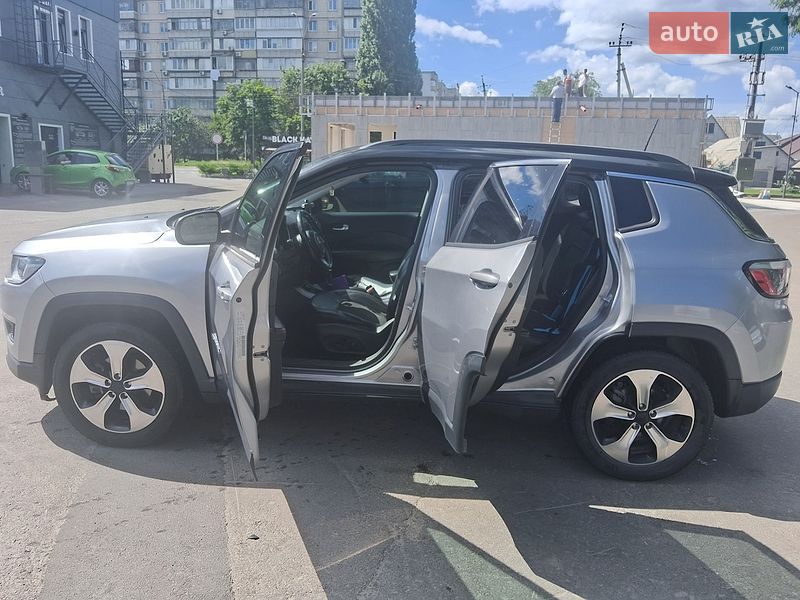 Позашляховик / Кросовер Jeep Compass 2017 в Броварах
