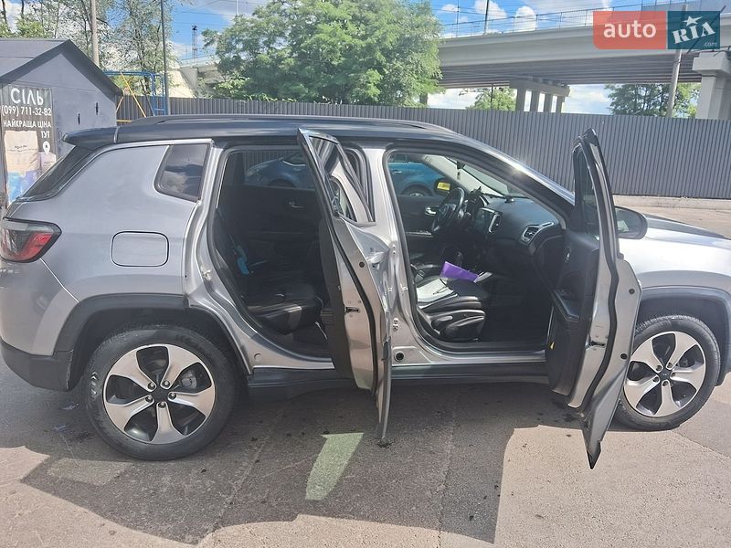 Позашляховик / Кросовер Jeep Compass 2017 в Броварах