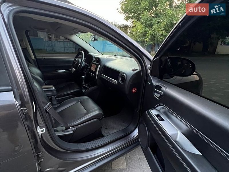 Внедорожник / Кроссовер Jeep Compass 2014 в Сваляве
