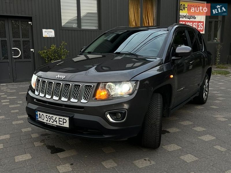 Внедорожник / Кроссовер Jeep Compass 2014 в Сваляве