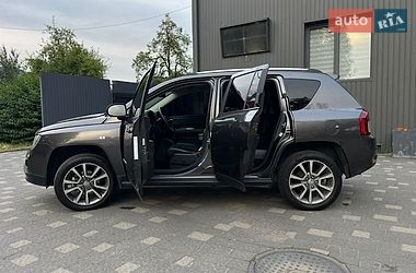 Внедорожник / Кроссовер Jeep Compass 2014 в Сваляве