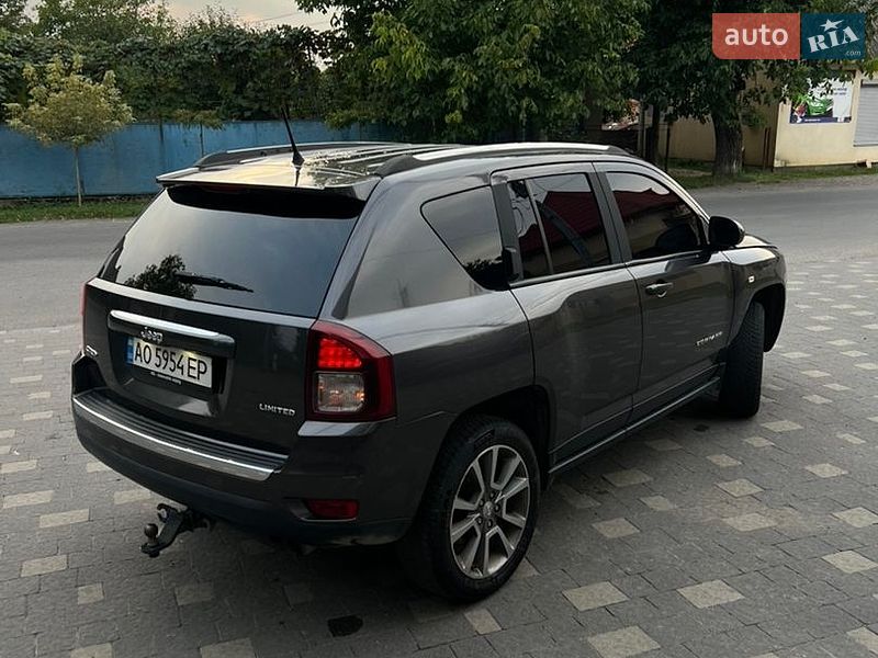 Внедорожник / Кроссовер Jeep Compass 2014 в Сваляве