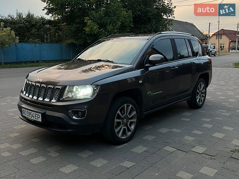 Внедорожник / Кроссовер Jeep Compass 2014 в Сваляве