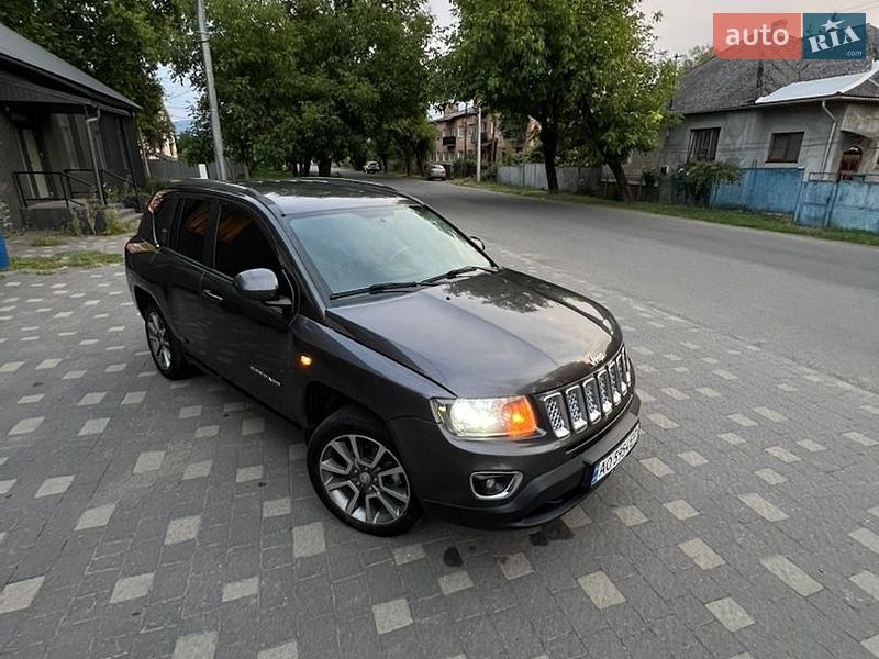 Внедорожник / Кроссовер Jeep Compass 2014 в Сваляве