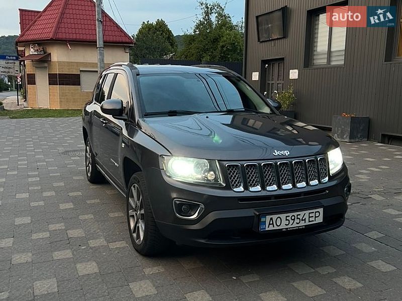Внедорожник / Кроссовер Jeep Compass 2014 в Сваляве