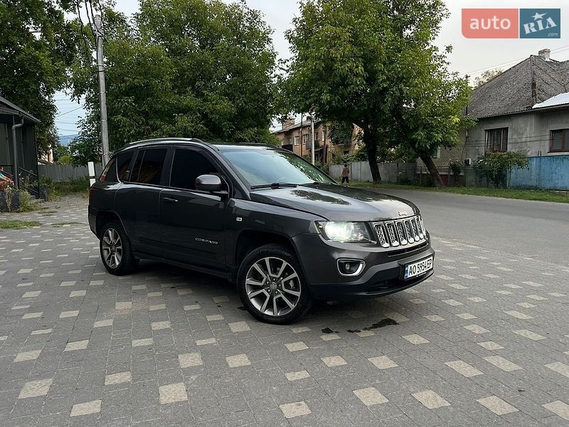 Внедорожник / Кроссовер Jeep Compass 2014 в Сваляве