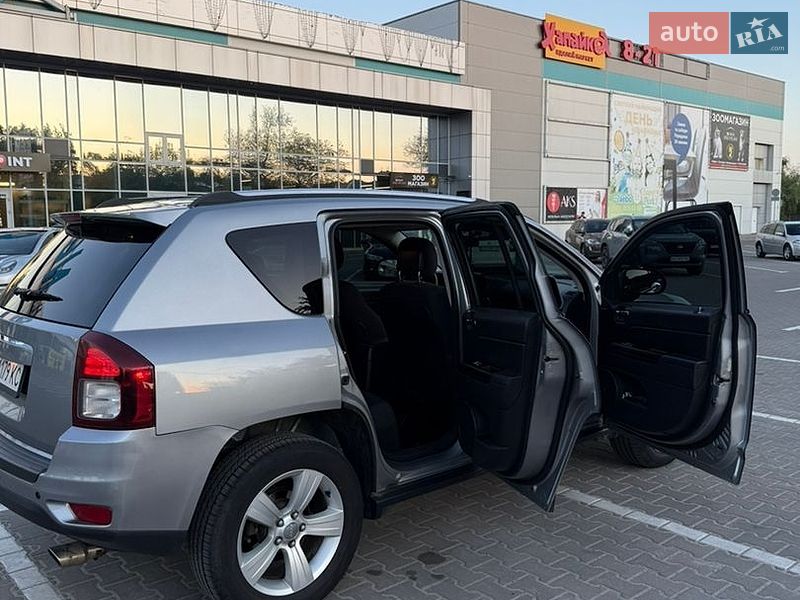 Внедорожник / Кроссовер Jeep Compass 2014 в Киеве