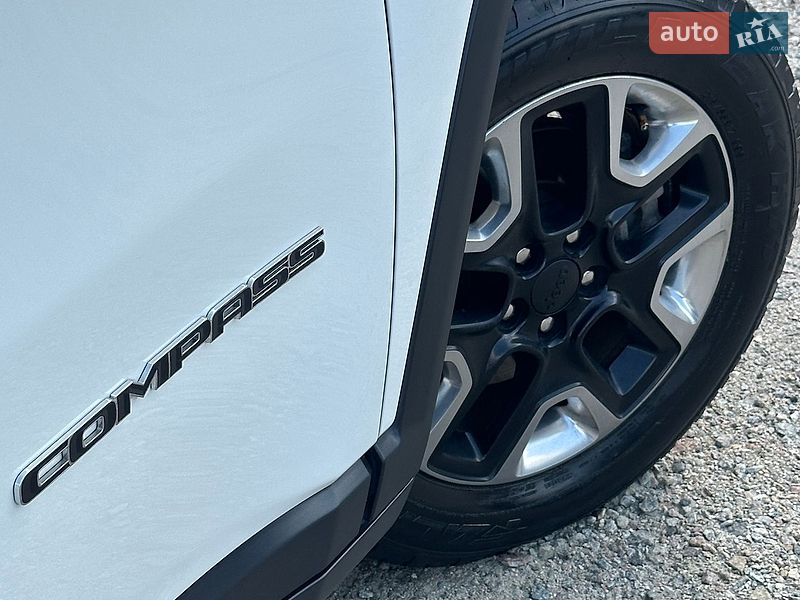 Внедорожник / Кроссовер Jeep Compass 2017 в Белогородке