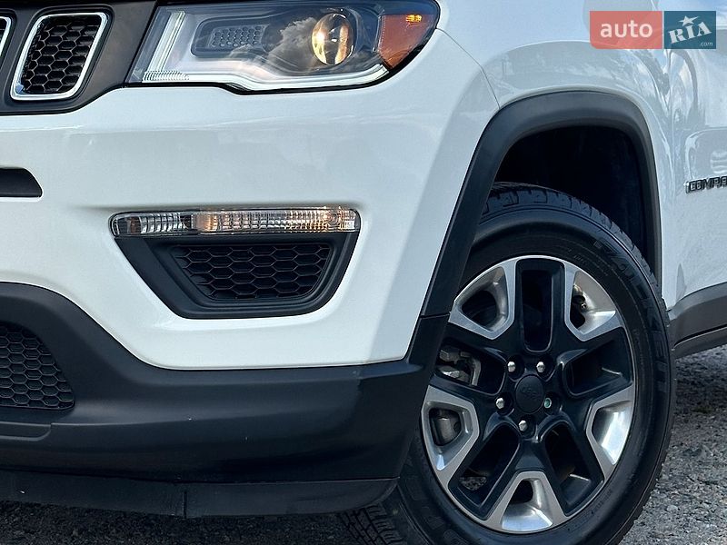 Внедорожник / Кроссовер Jeep Compass 2017 в Белогородке
