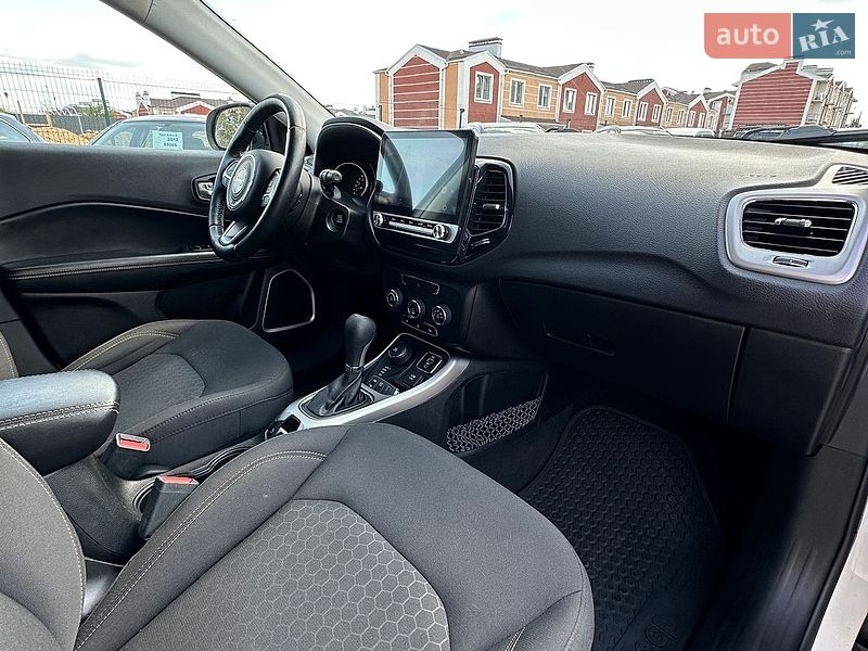 Внедорожник / Кроссовер Jeep Compass 2017 в Белогородке