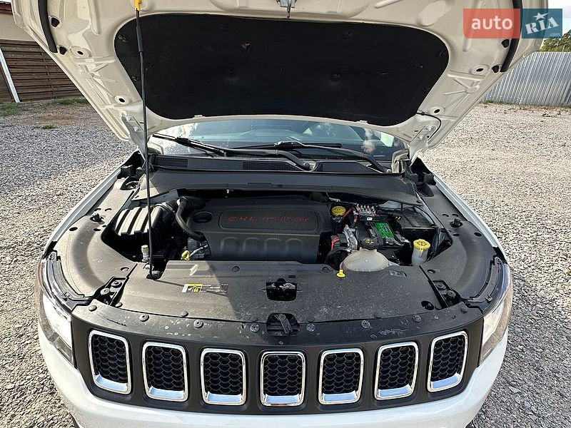 Внедорожник / Кроссовер Jeep Compass 2017 в Белогородке