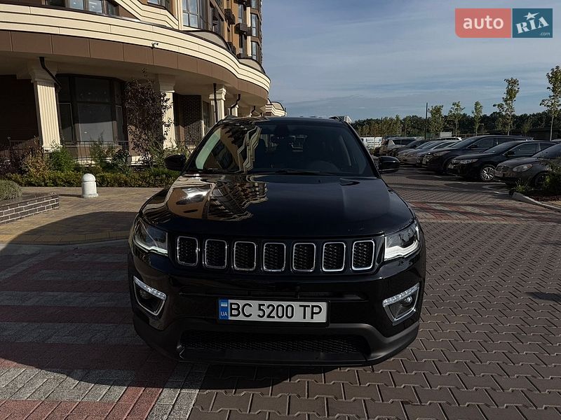 Позашляховик / Кросовер Jeep Compass 2017 в Києві