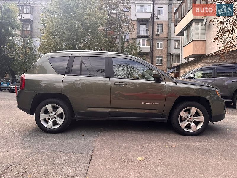 Внедорожник / Кроссовер Jeep Compass 2015 в Киеве