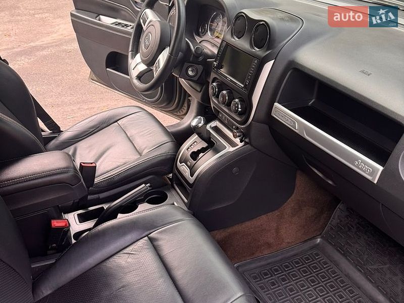 Внедорожник / Кроссовер Jeep Compass 2015 в Киеве