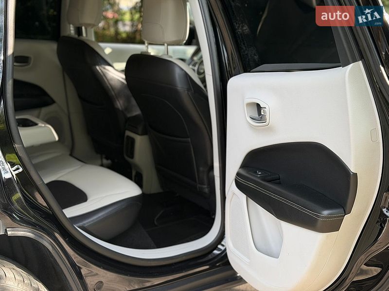 Позашляховик / Кросовер Jeep Compass 2017 в Рівному