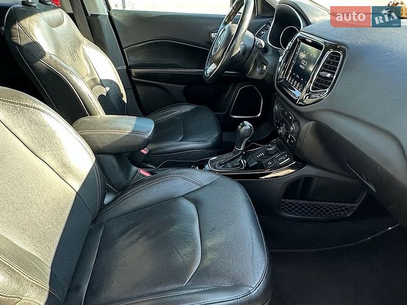 Внедорожник / Кроссовер Jeep Compass 2017 в Киеве