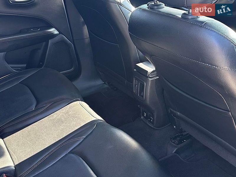 Внедорожник / Кроссовер Jeep Compass 2017 в Киеве