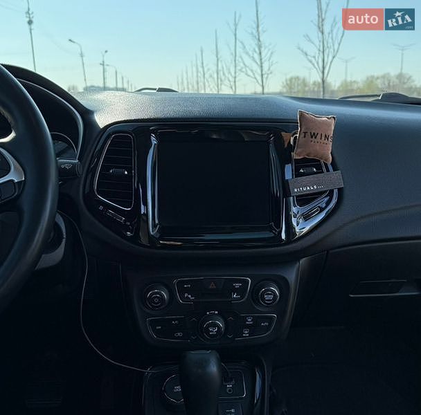 Внедорожник / Кроссовер Jeep Compass 2018 в Киеве