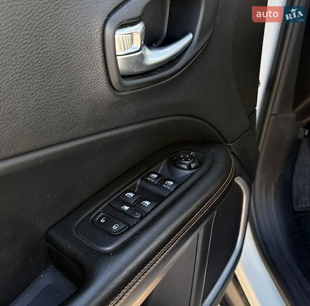 Внедорожник / Кроссовер Jeep Compass 2018 в Киеве