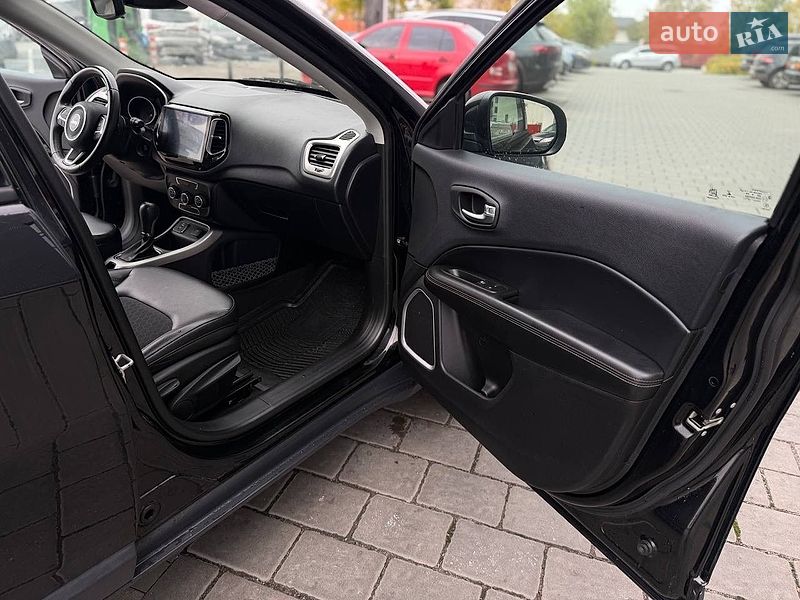 Внедорожник / Кроссовер Jeep Compass 2018 в Ровно