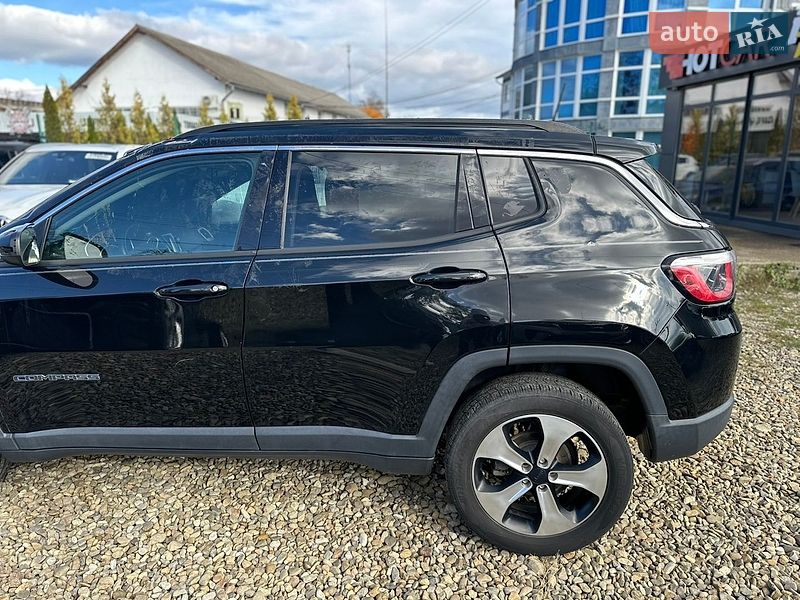 Внедорожник / Кроссовер Jeep Compass 2017 в Стрые