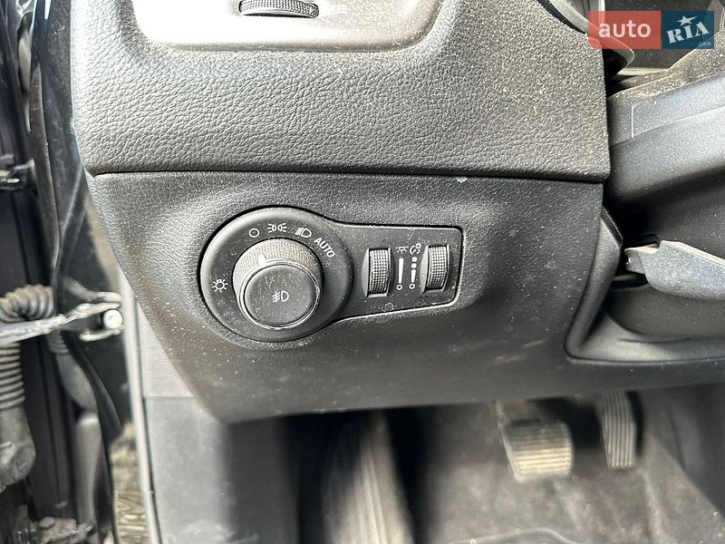 Внедорожник / Кроссовер Jeep Compass 2017 в Стрые
