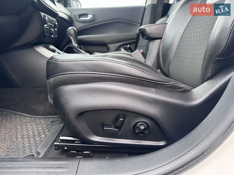 Внедорожник / Кроссовер Jeep Compass 2017 в Ровно