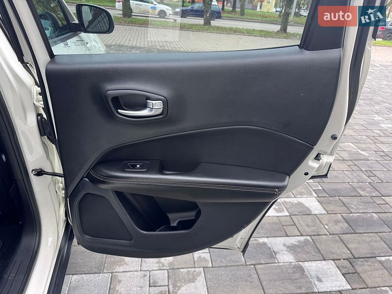 Внедорожник / Кроссовер Jeep Compass 2019 в Ровно