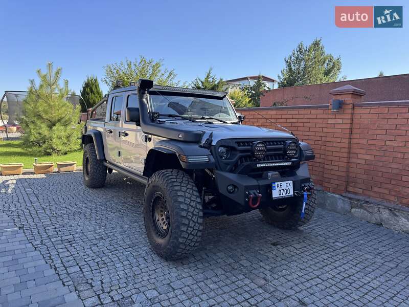 Пикап Jeep Gladiator 2019 в Днепре фото Пикап Jeep Gladiator 2019 в Днепре