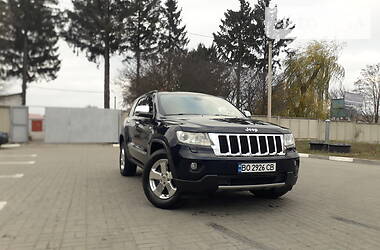 Позашляховик / Кросовер Jeep Grand Cherokee 2012 в 