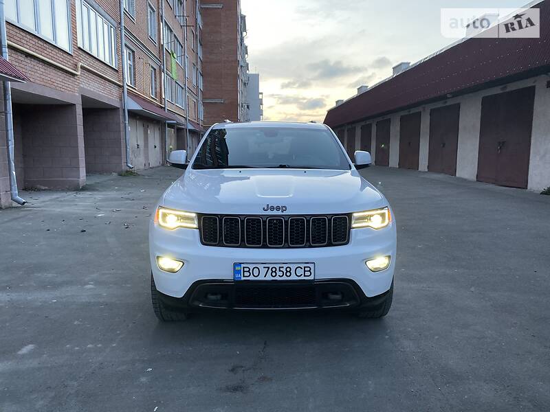Позашляховик / Кросовер Jeep Grand Cherokee 2016 в Чорткові